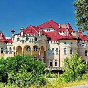Античные замки и мавзолеи – как богатые украинцы ностальгируют по прошлому. 6 примеров