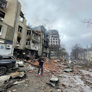 Украинцам обещают списать кредиты за уничтоженные жилье и авто. Что с этой идеей не так