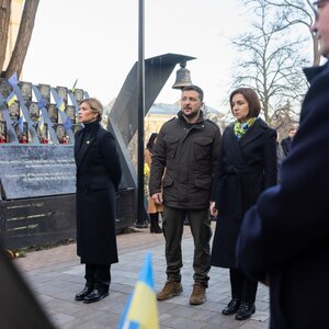 До Києва приїхала Мая Санду, разом із Зеленськими вшанувала пам'ять загиблих на Майдані – фото